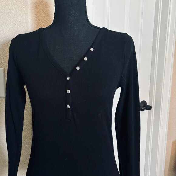 GUESS- black long sleeve shirt with 6 silver/diamonds - Picture 2 of 4